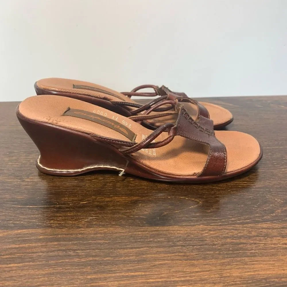 Chacha brown leather open toe mule, slip on size 8/24.5 ￼